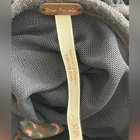 New ~  FREE PEOPLE ~  Wildflower Honey Top Size XS OVERSIZED - Picture 6 of 10